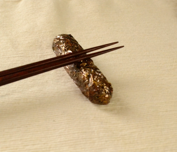 陶の箸置き（鉄釉）　２個セット 2枚目の画像