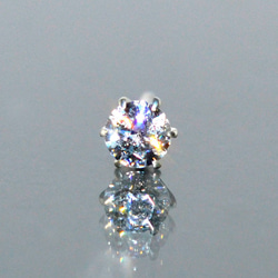 3.5mm 一粒ダイヤモンド 6本爪スタッズピアス PT900(プラチナ) 3枚目の画像