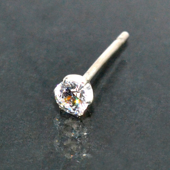 3.5mm 一粒ダイヤモンド 6本爪スタッズピアス PT900(プラチナ) 6枚目の画像
