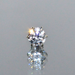 2.5mm 一粒ダイヤモンド 6本爪スタッズピアス PT900(プラチナ) 3枚目の画像