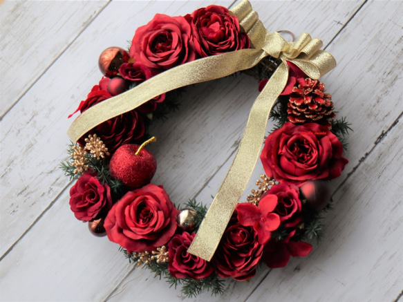 【クリスマス】姫リンゴとバラたっぷりのクリスマスリース（赤） 2枚目の画像