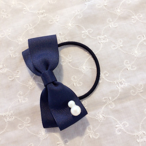 ♡リボンヘアゴム♡グログランリボン♡ネイビー♡パール ヘアゴム  