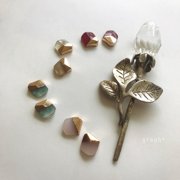 metal × quartz..花のかけらピアス／イヤリング 1枚目の画像