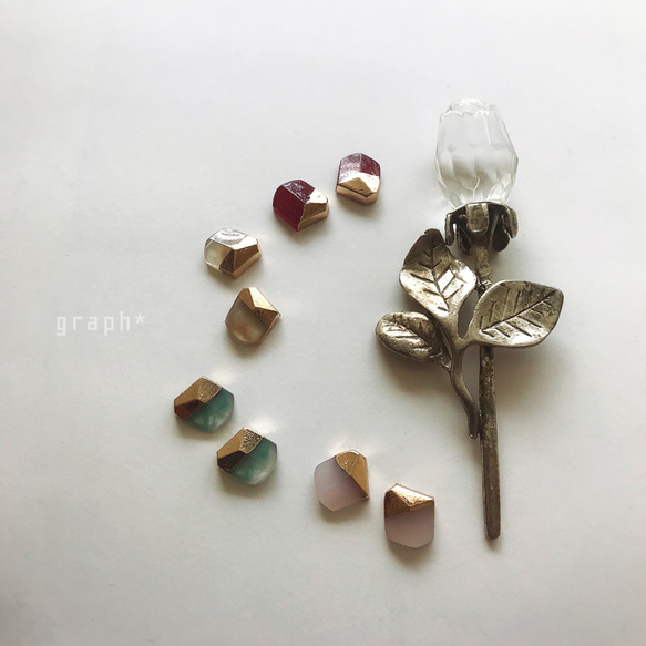 metal × quartz..花のかけらピアス／イヤリング 3枚目の画像
