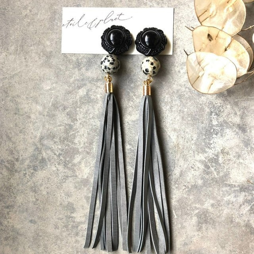 2way ヴィンテージ ボタン と 天然石 の レザー タッセル ピアス or 