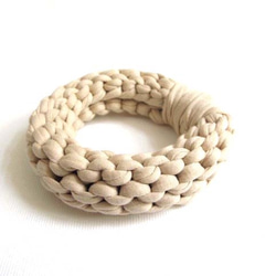 Chunky Knit Bangle コットンニットバングル　オフホワイト　ブレスレット 1枚目の画像