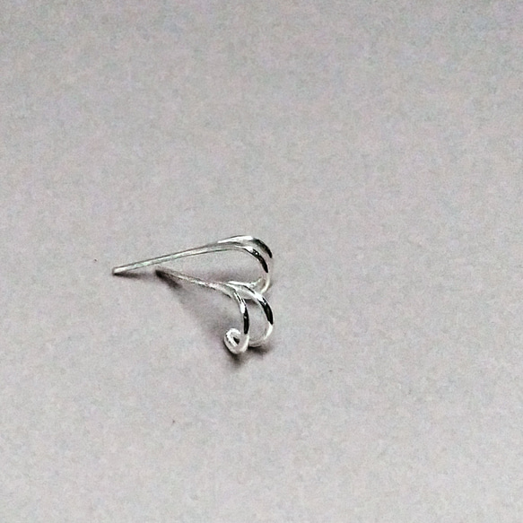 小燈籠・鏤空純銀小半環耳針 / Little Lantern・sterling silver ear pins 第1張的照片