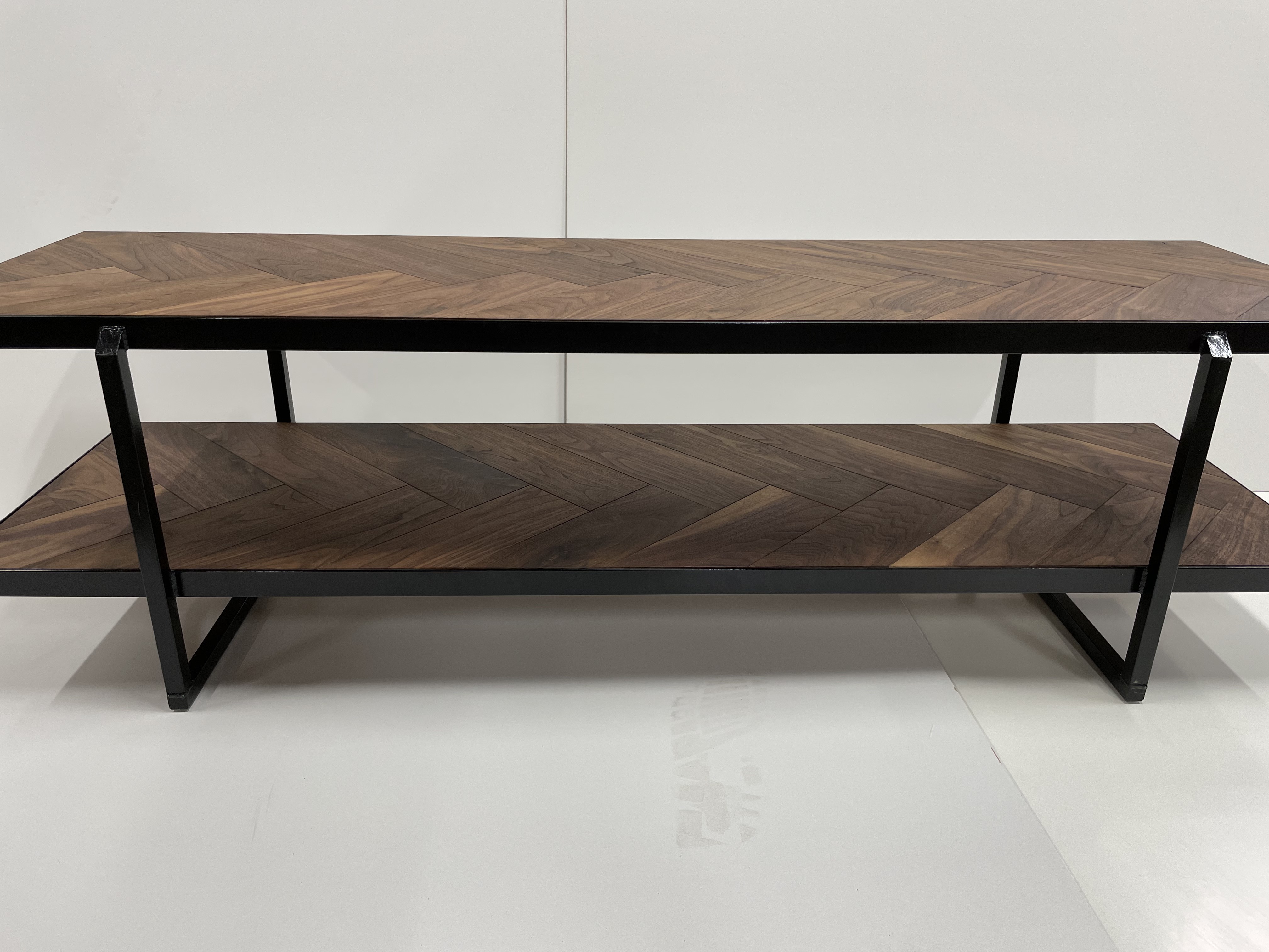 ウォルナット　ヘリンボーンテレビボード