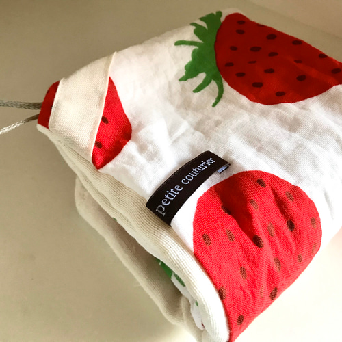 再販□ループ付きガーゼタオル□おおきないちご*ナチュラル 雑貨  