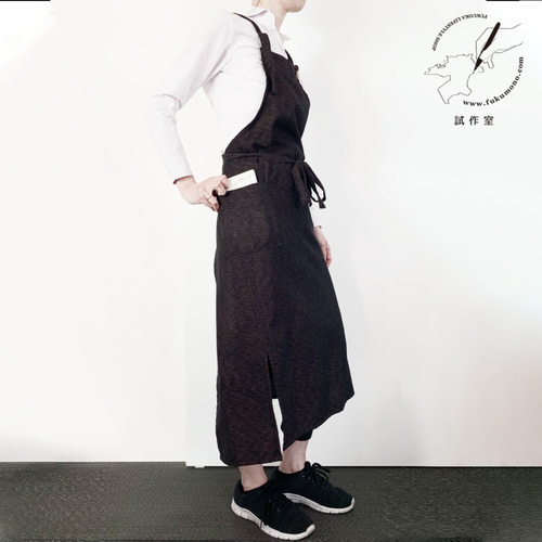 karakuri】2WAYロングエプロン サイドベンツ その他ファッション