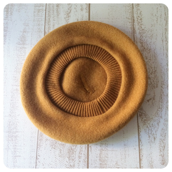 羽根刺繍のベレー帽-マスタード 4枚目の画像
