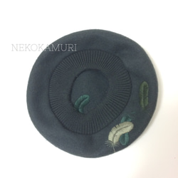 【限定価格】羽根手刺繍のベレー帽-グリーン 5枚目の画像