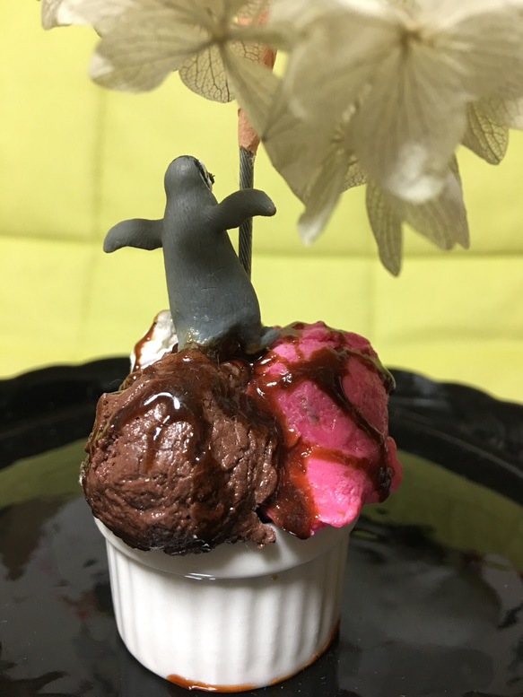 ベビちゃんとペンギンさんのアイスの上のたわむれ メモスタンド  ココット皿 アジサイ プリザープリザーブド 4枚目の画像