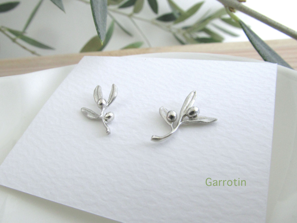 オリーブのピアス