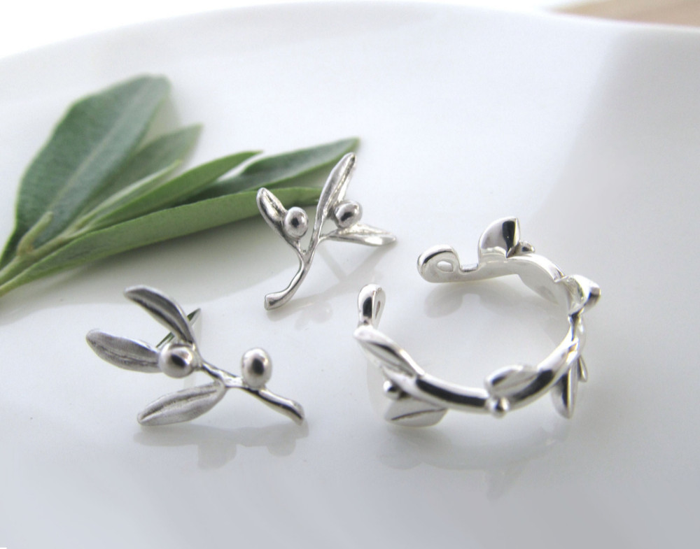 【クリーマ限定】オリーブのイヤーカフとピアスのセット