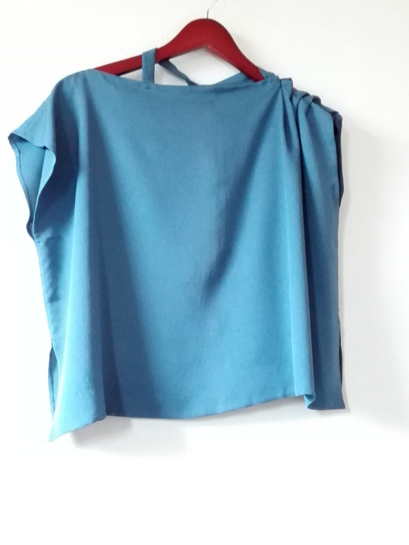 青色アシンメトリ―デザインシャツ 4枚目の画像