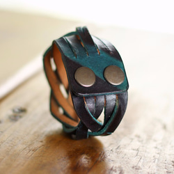 《打草驚蛇》手工染色編織牛皮手環 成對特別版 designed by HongSaisai 第6張的照片