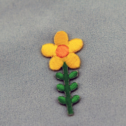 五瓣小黃花自黏繡布貼-森林系列 第2張的照片