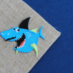 オーシャンシリーズ - 布に刺繍ギャングサメの自己粘着ステッカー 2枚目の画像