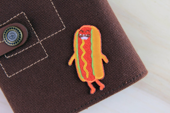 歪腰熱狗堡自黏繡布貼-歡樂速食系列 第2張的照片