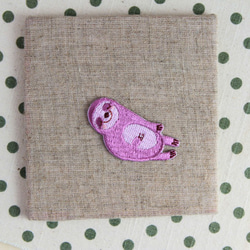 フェル眠っナマケモノの自己粘着ステッカー刺繍の布 - 怠惰な家系 1枚目の画像