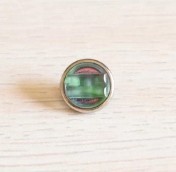 【France Vintage】グリーン ガラス ビンテージボタン (2個) 2枚目の画像