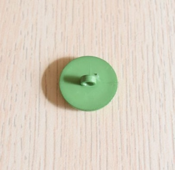 【France import】グリーン フラワー ラウンドボタン (2個) 3枚目の画像