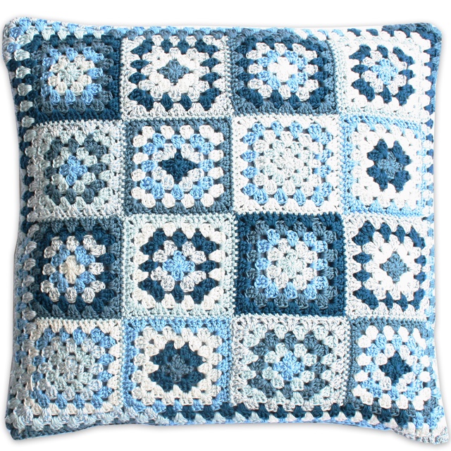 マルチカラーモチーフのクッションカバー（ブルー）