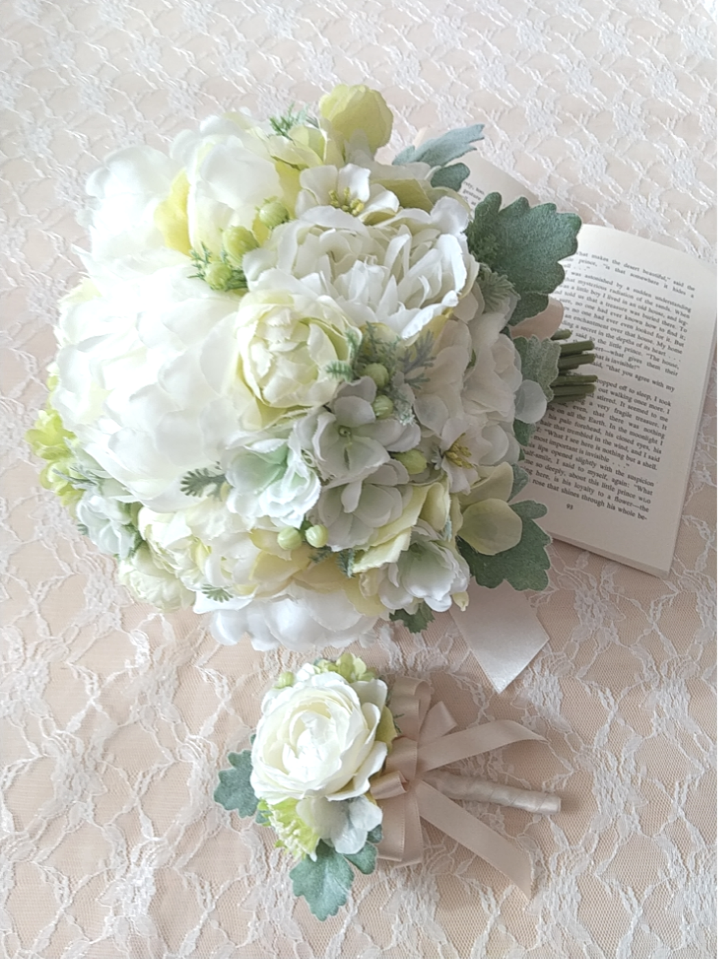 ピオニーのクラッチブーケ