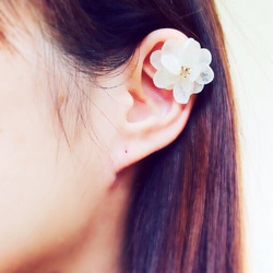 ホワイトダイヤモンド紫陽花 EAR CUFF 3枚目の画像