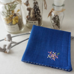 手刺繍入り4重ガーゼハンカチ「紫陽花ブルー」[受注制作] ハンカチ
