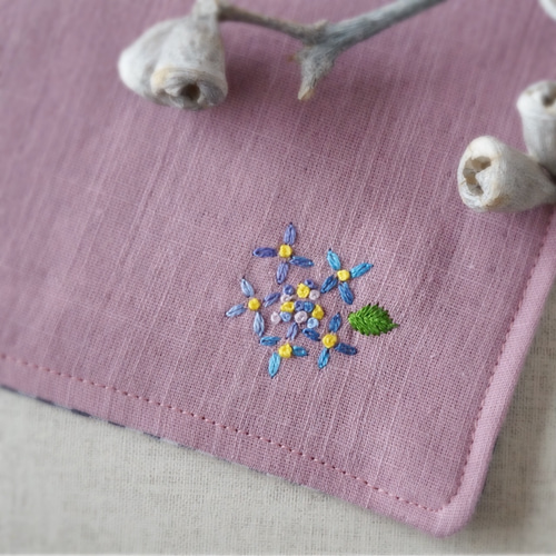8重ガーゼハンカチ 紫陽花刺繍ガーゼ ② 手刺繍入り4重ガーゼハンカチ「紫陽花ブルー」[受注制作