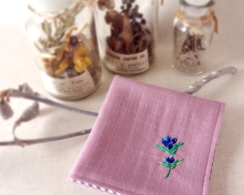 手刺繍入り4重ガーゼハンカチ「りんどう」[受注制作] ハンカチ