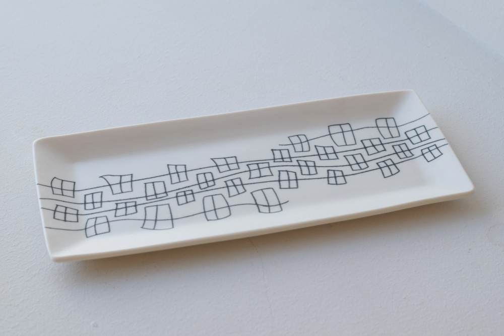 揺らぎ申つなぎ紋長皿