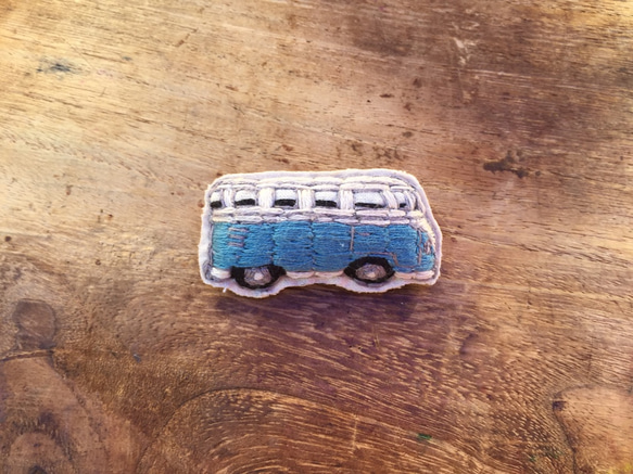 旅遊系列 小巴士 小貨車 VAN (藍) / 手工刺繡 別針 胸針 扣針 第2張的照片