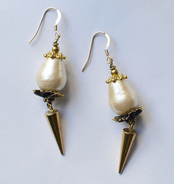 ＜Cotton　Pearl　Earrings ＞ 1枚目の画像