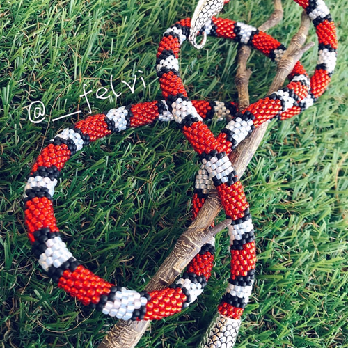 【オーダー受付用】蛇ブレスレット　蛇ネックレス　ビーズクロッシェ Bead Crochet Necklace - Snake / ビーズクロッシェのネックレス ヘビ