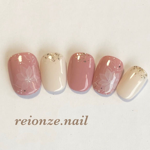 ナチュラルネイル/上品/ジェル仕上げ/色替え/絵の具/手書きアート/花  