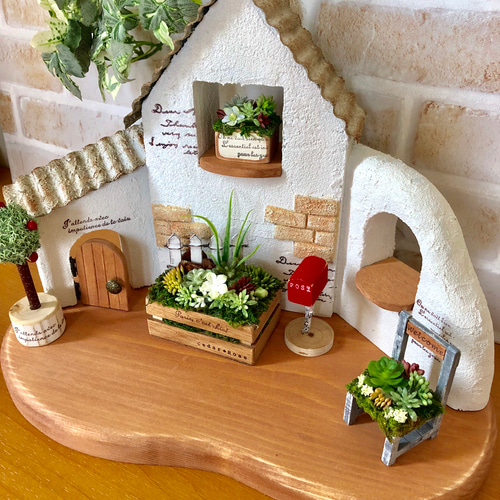ミニチュアのモルタルの白壁ハウス その他置物 Cedar Rose 通販