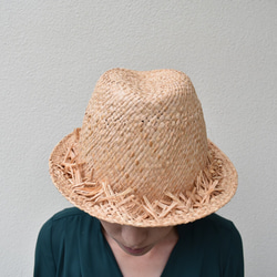 木型で作った中折れの麦わら帽子 3枚目の画像