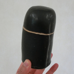 謎のフタもの（陶器）　黒マット 2枚目の画像