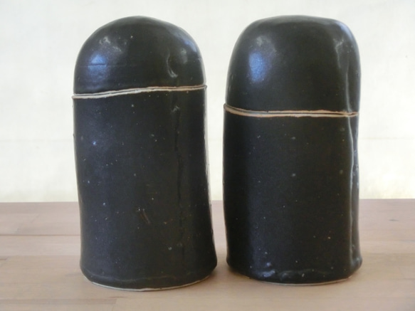 謎のフタもの（陶器）　黒マット 5枚目の画像