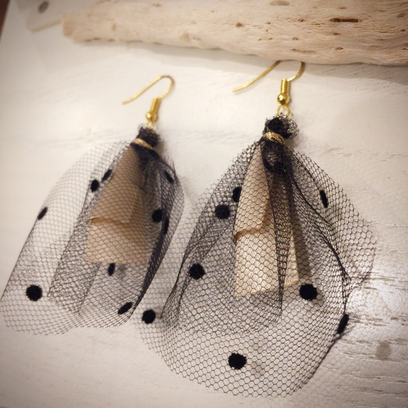 送料無料》大人かわいい♡チュールリボン ピアス&イヤリング クリーム 