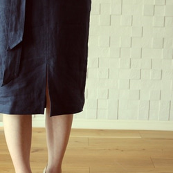 リネン　シンプルタイトスカート　ネイビー 4枚目の画像
