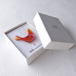 幸せな小鳥のブローチ(イエローオレンジ) 3枚目の画像