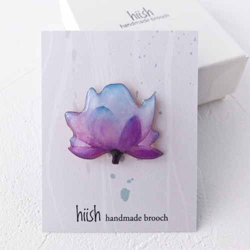 蓮の花ブローチ(パープル系) ブローチ hiish - イッシュ - 通販