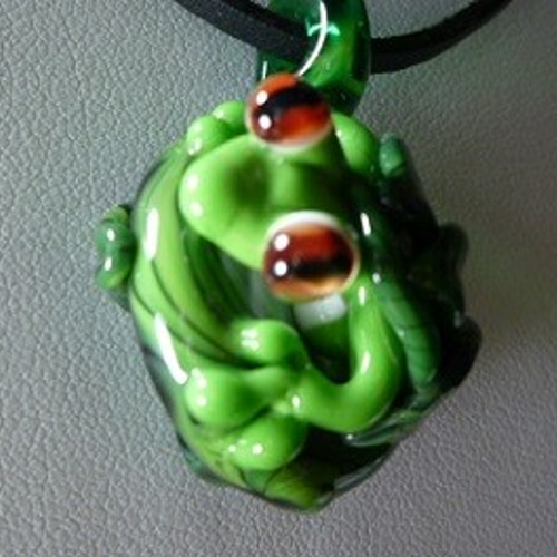 とんぼ玉宇宙カエルペンダント ケースつき ダイクロ ネックレス 03