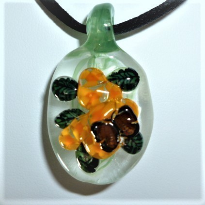 金木犀とアゲハ蝶NO.1（ガラス、とんぼ玉、蝶、一点物、金木犀、ペンダント）