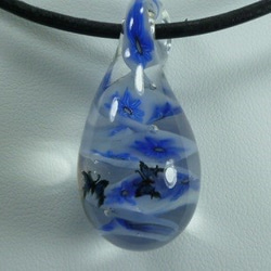 フラワースパイラルブルー（蝶々、ガラス） 1枚目の画像