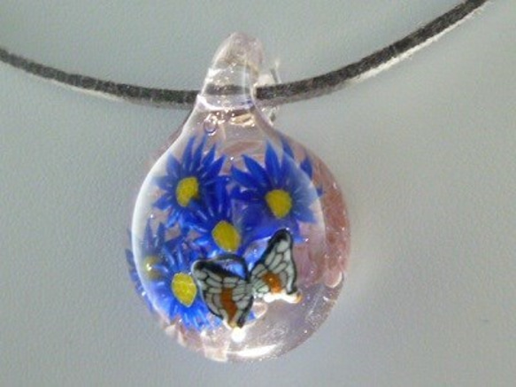 花とレリーフ蝶ＮＯ.1（ガラス、蝶、花、ペンダント） 6枚目の画像